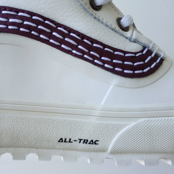 Vans HP 🎃😈// NWT Mid Snow MTE Boot in Marshmallow/Burgundy - Picture 7 of 15